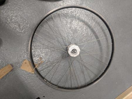 bike wheel with built-in dynamo